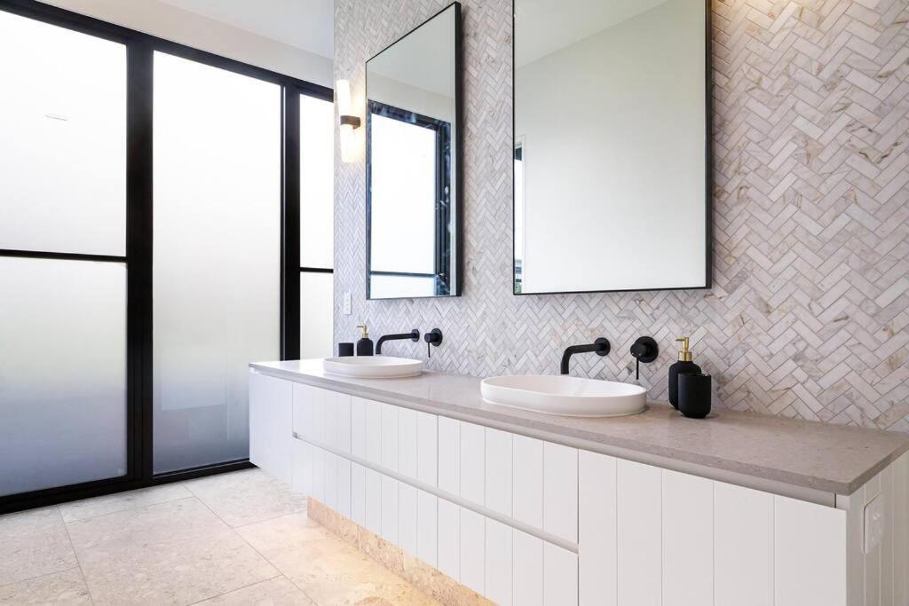 Kirks On Park - Brand New Luxury Home, Great Location Sorrento Exterior photo