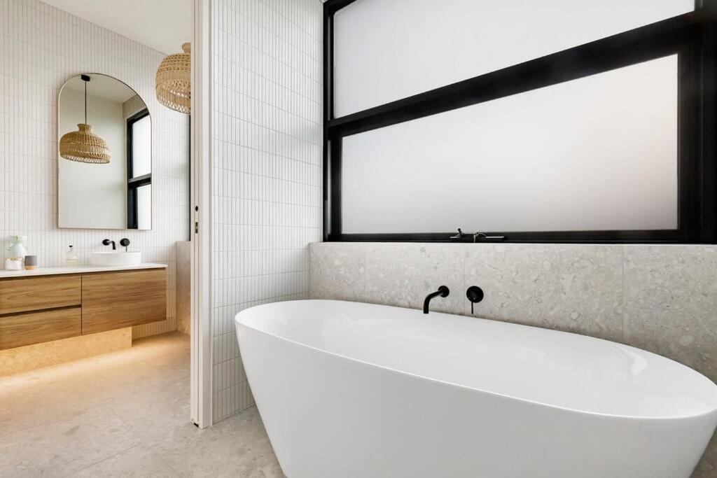 Kirks On Park - Brand New Luxury Home, Great Location Sorrento Exterior photo